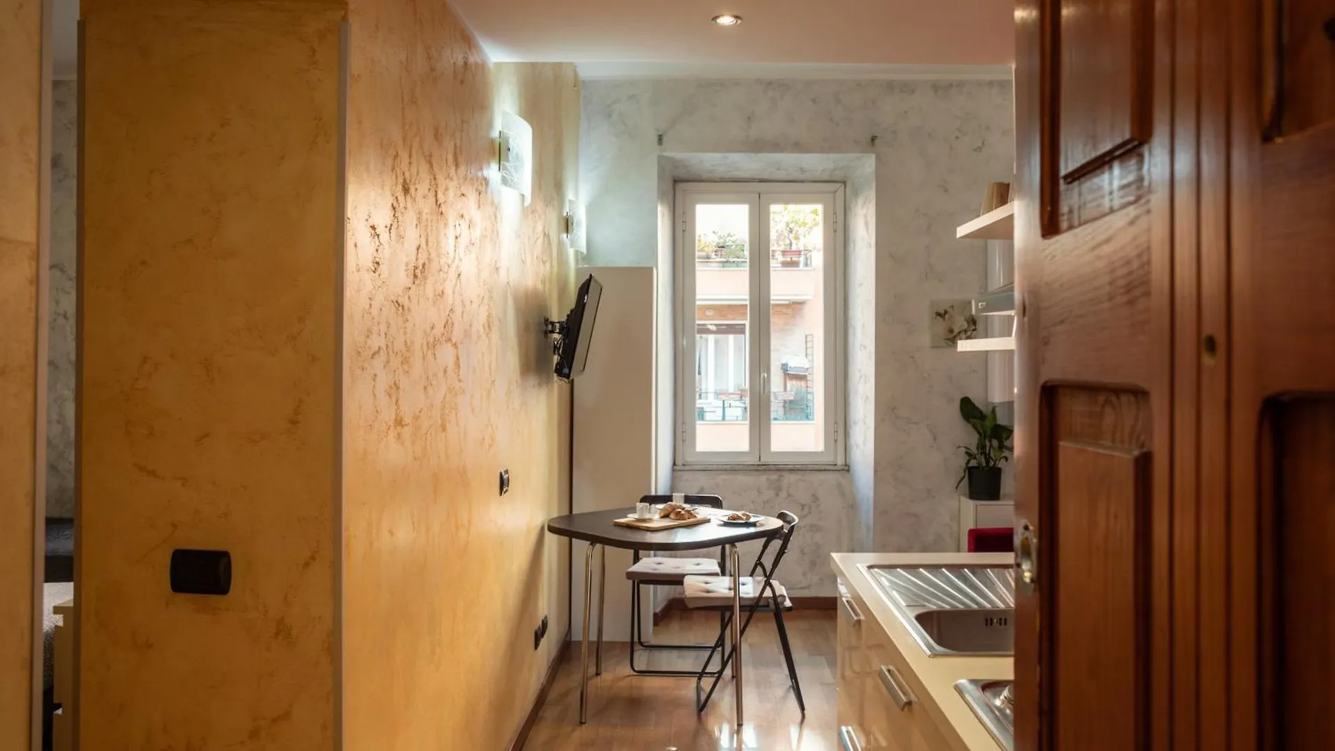 Dulcis In Colosseo Apartments Rome 0*,